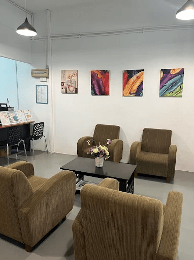 Ruang menunggu Klinik Pergigian Dinar